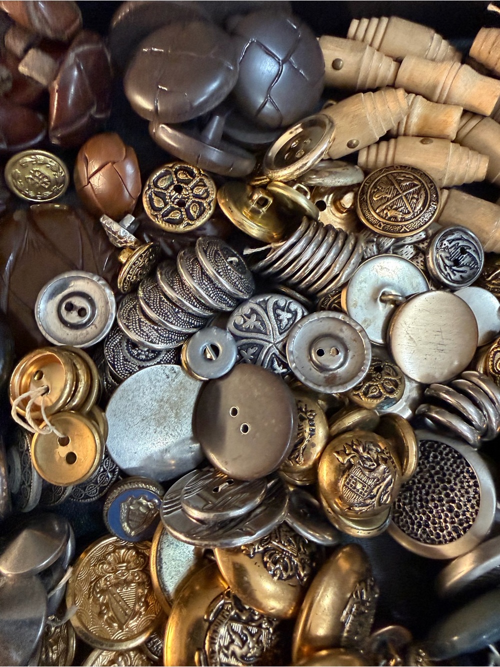 Mixed Metallic Decorative Buttons wooden, leather, metal Gold & Silver buttons.